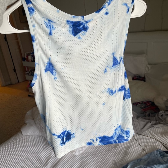 Lululemon Tank - Picture 3 of 4